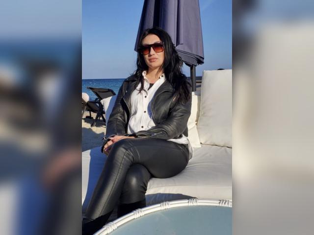 Visit DiamondMadam profile
