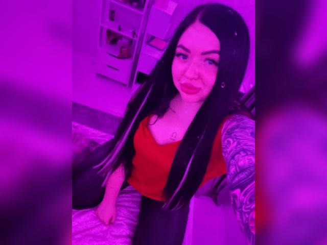 Visit CurvyStar profile