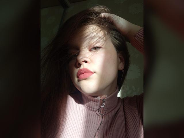 Visit laurawhisper profile