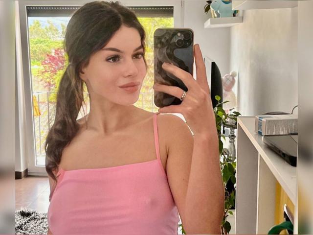Visit LunaGlossy profile