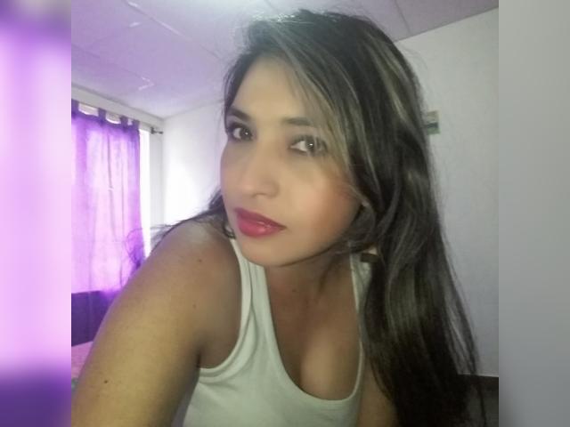 Visit roxane25 profile