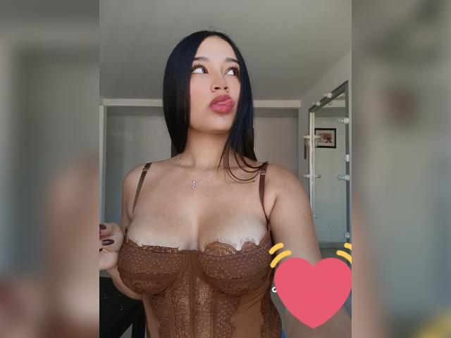 Visit IsabellaLara18 profile