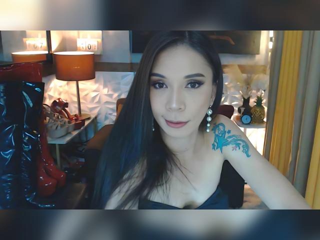 Visit celinafox profile