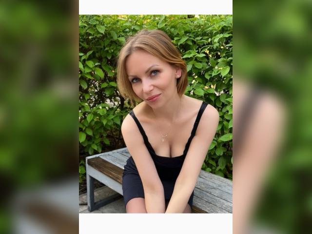 Visit LittleFoxyy profile
