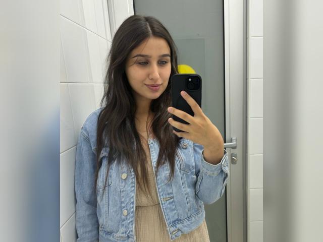 Visit LeylaColeen profile