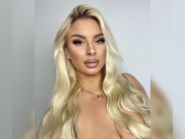 Visit BustyAnna profile