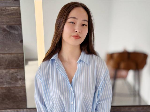 Visit YasminaCherry profile
