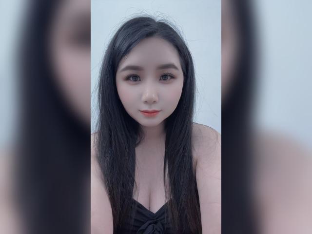 Visit BritneyEva profile