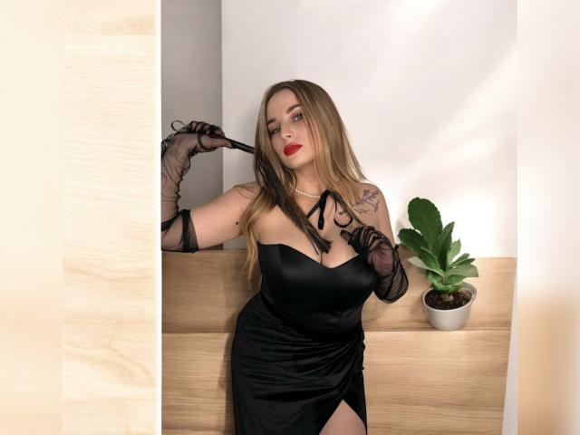 Visit BeautyCherries8 profile