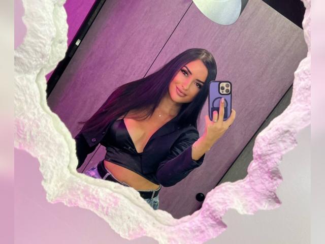 Visit OnlyForLovee profile