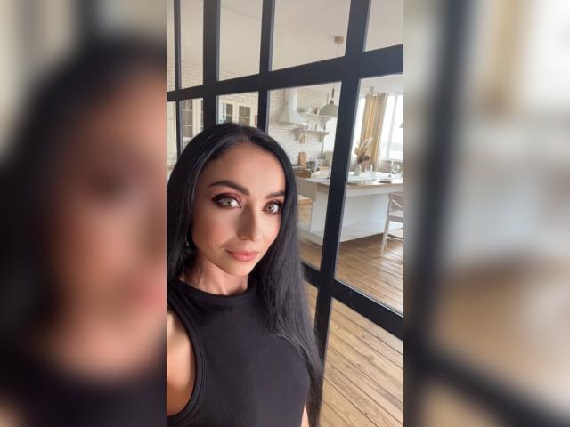 Visit Ve3ronica profile
