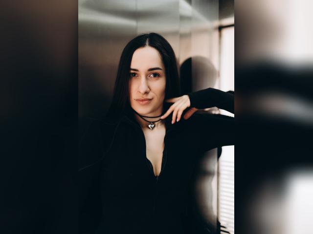Visit lola1305 profile