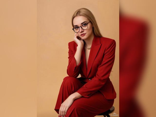 Visit lollyjull profile