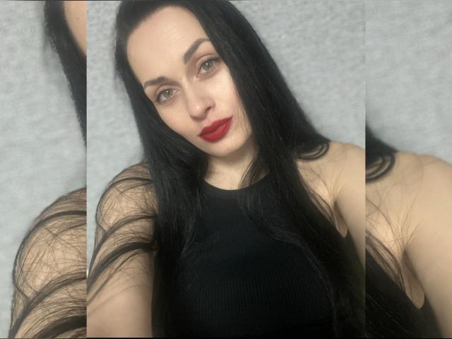 Visit HoneyVibee profile