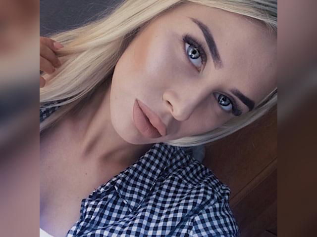 Visit CrimsonLips profile