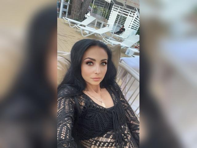 Visit Ve3ronica profile