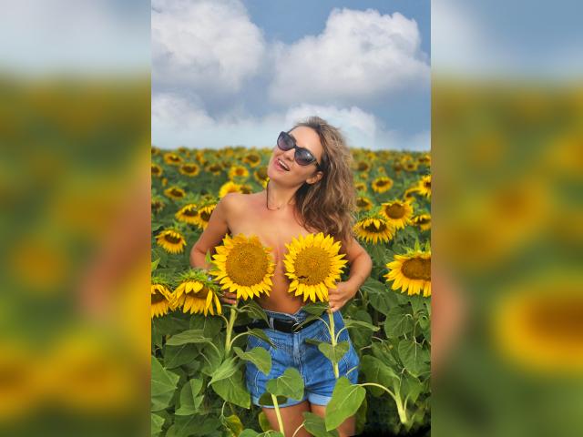 Visit LollyLuxe profile