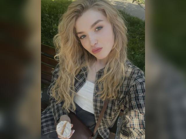 Visit Elariis profile