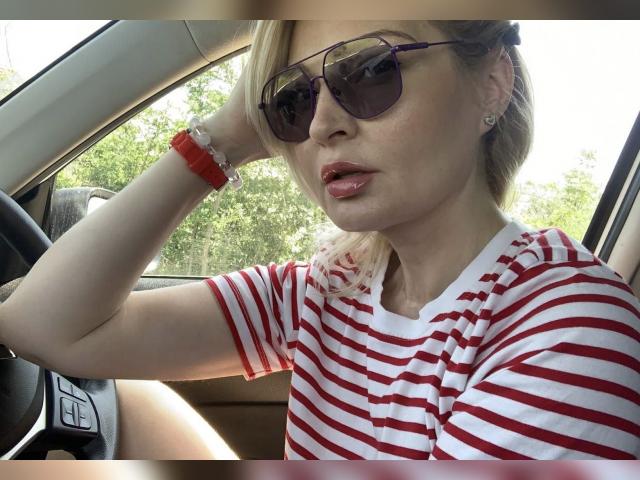 Visit TinaMilstar profile