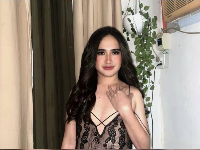 Visit DominanTSussie profile