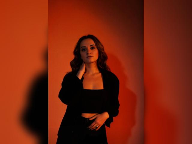 Visit lollyjull profile