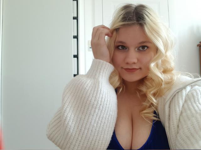 Visit flirtySamantha profile