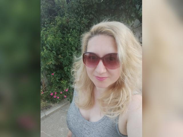 Visit BlondeAmalia profile