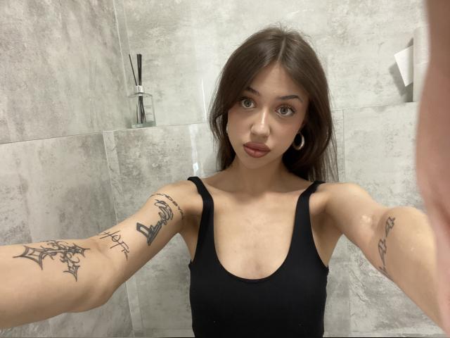 Visit RoxyLove profile