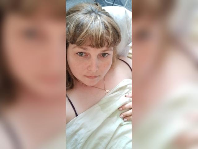 Visit hotcheeks profile