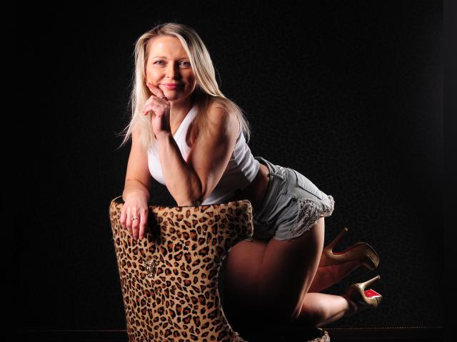 Visit GloriaLovely profile