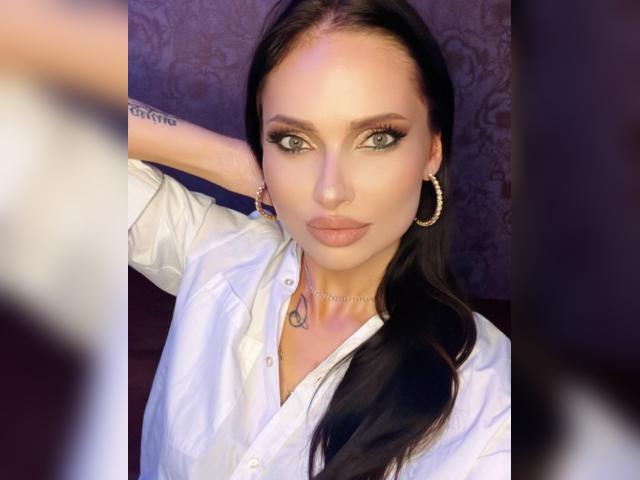Visit GlitterQueen profile