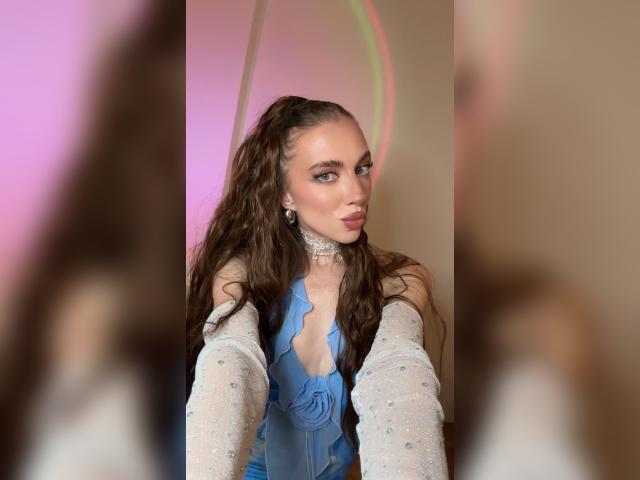 Visit Alinaaa profile