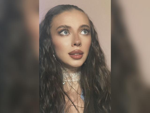 Visit Alinaaa profile