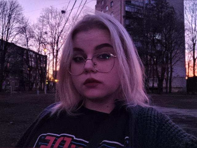 Visit lorawhite profile