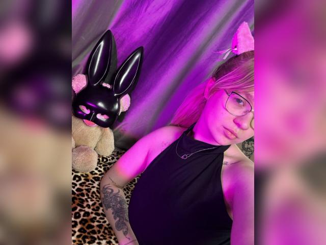 Visit LesleyEve profile