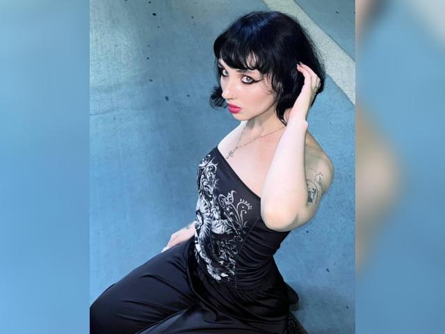 Visit HollyVex profile