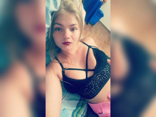 Visit Dayana profile