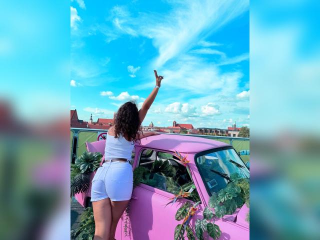 Visit QueenIssaBel profile