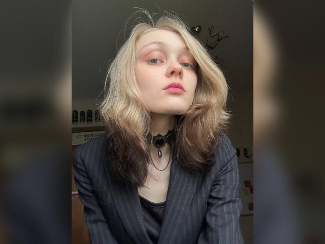 Visit SkySorceress profile