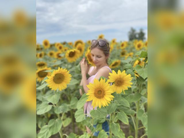 Visit LittleFoxyy profile