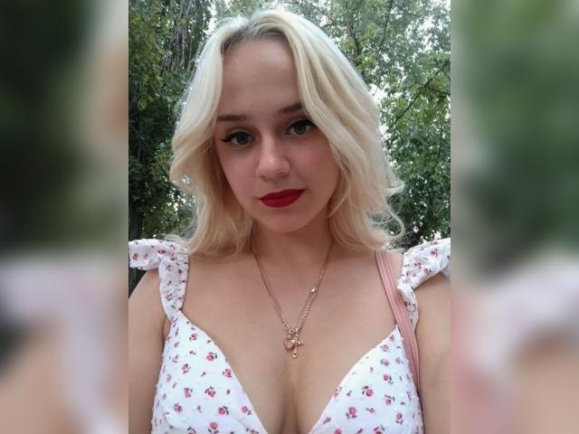 Visit Li5la profile