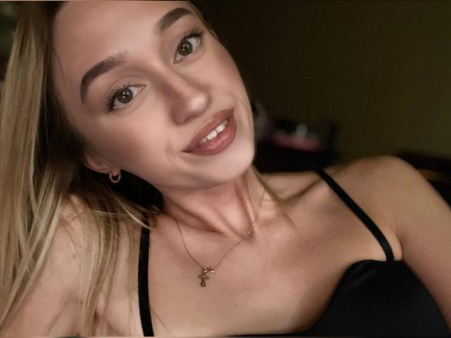 Visit HotttAngelll profile