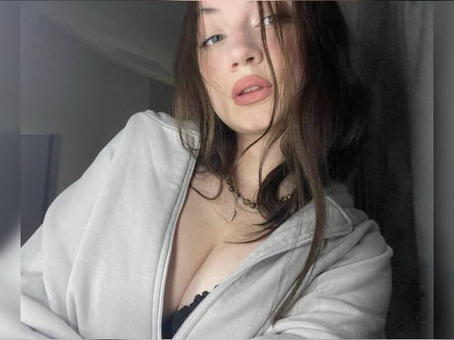 Visit Cryssa profile