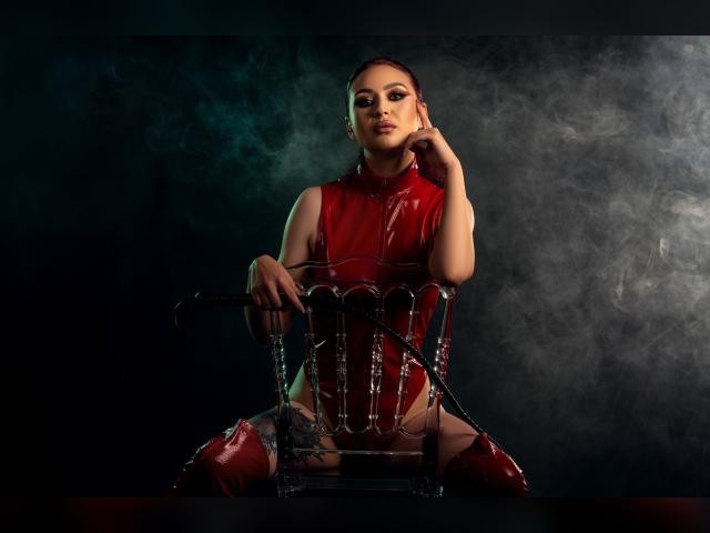 Visit VictoriaRouge profile