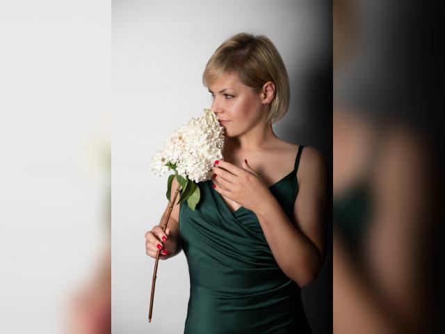 Visit 1ScarletWhisper profile