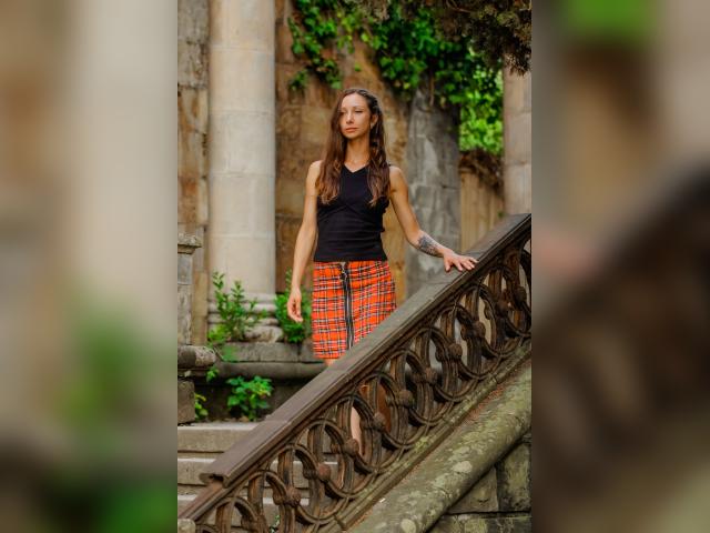 Visit Clarisse profile