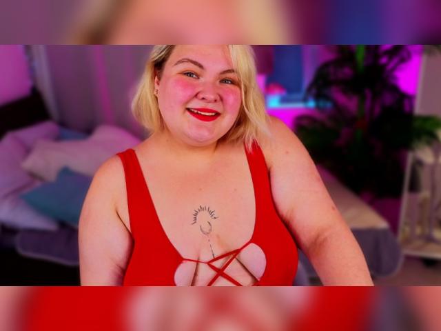 Visit EllaBigBabe profile