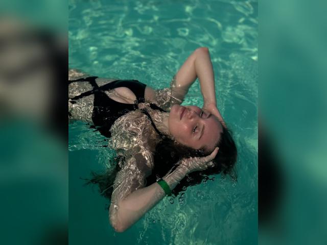 Visit Sweetgirl20255 profile