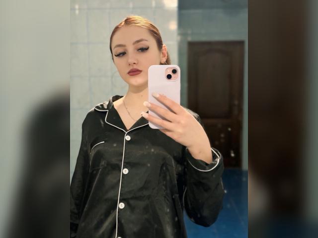 Visit ZinniaFrost profile