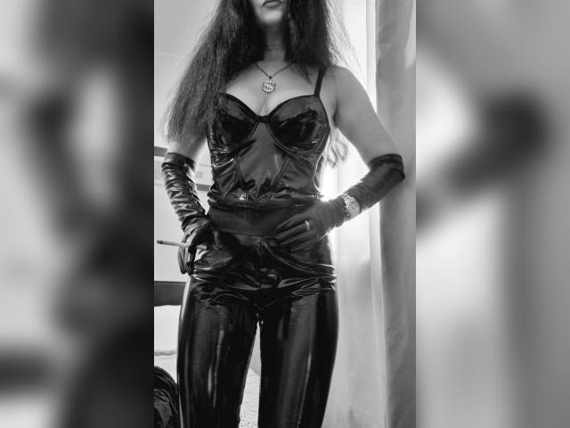 Visit MissLaura profile